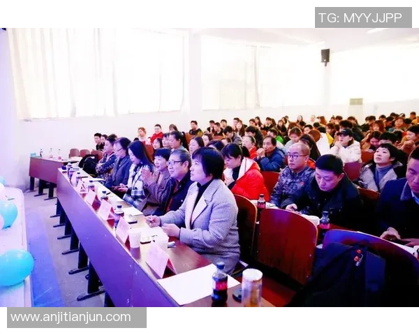 卢锡安化身足球明星模仿秀展现球技魅力与幽默风采